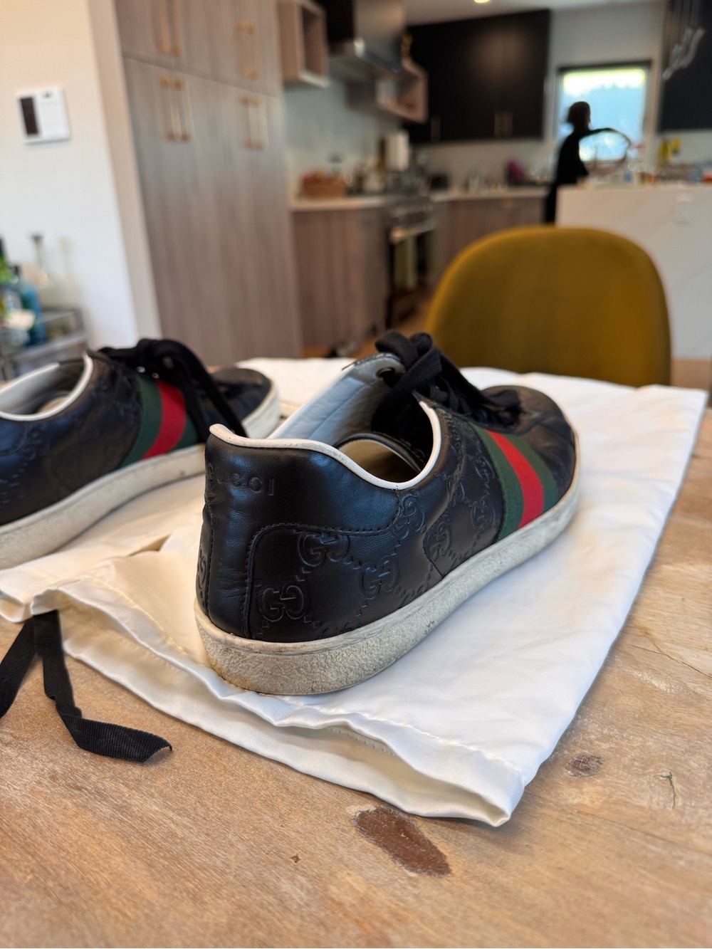 Gucci Men’s Black Leather Sneakers with Red & Green Stripe - Picture 7 of 9